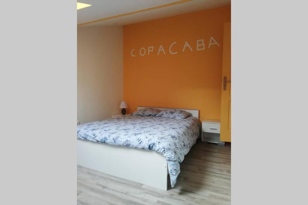 Copacabana La Fere Exterior photo